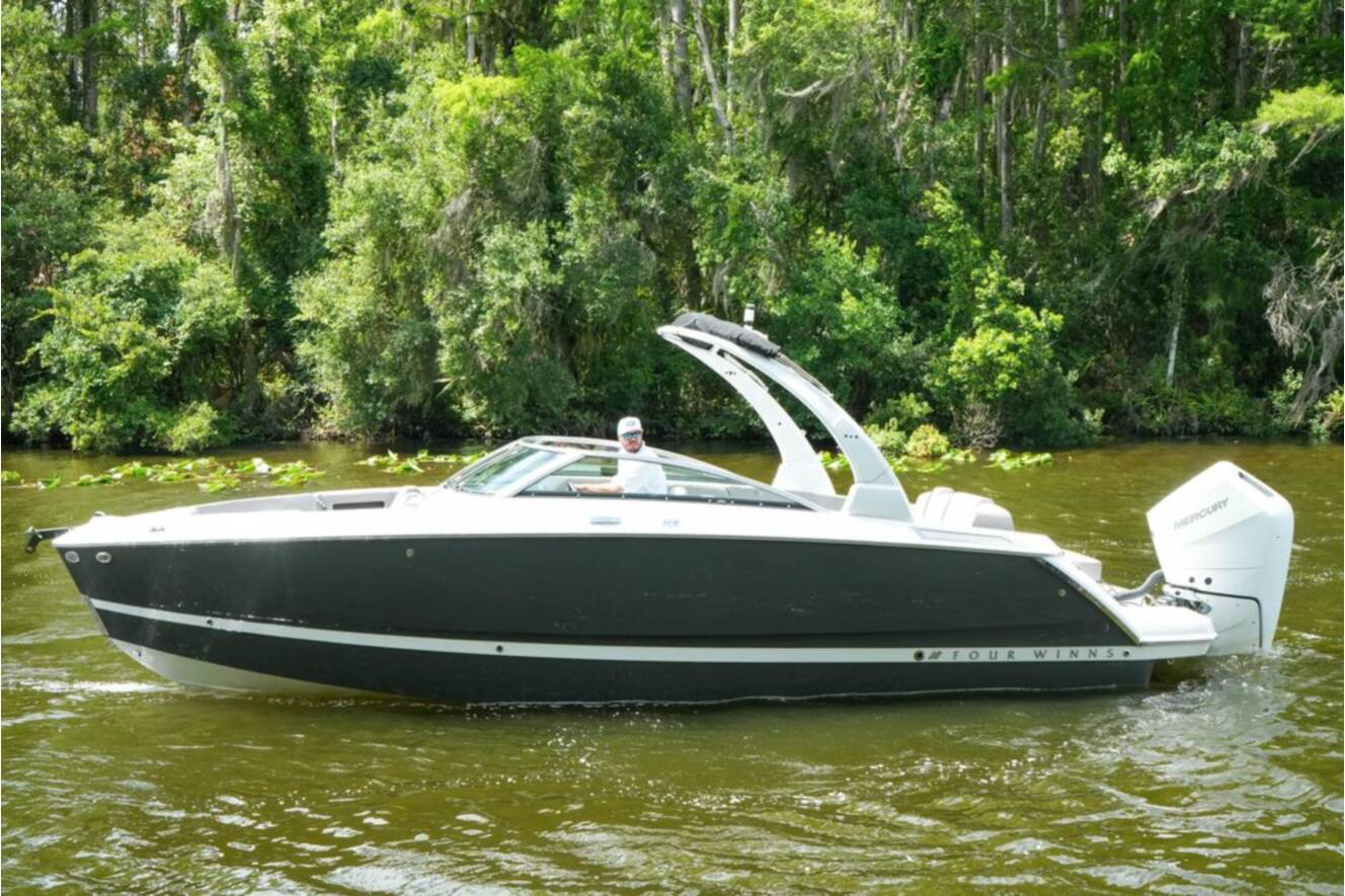 A photo of this 2026 Four Winns H6 OB
