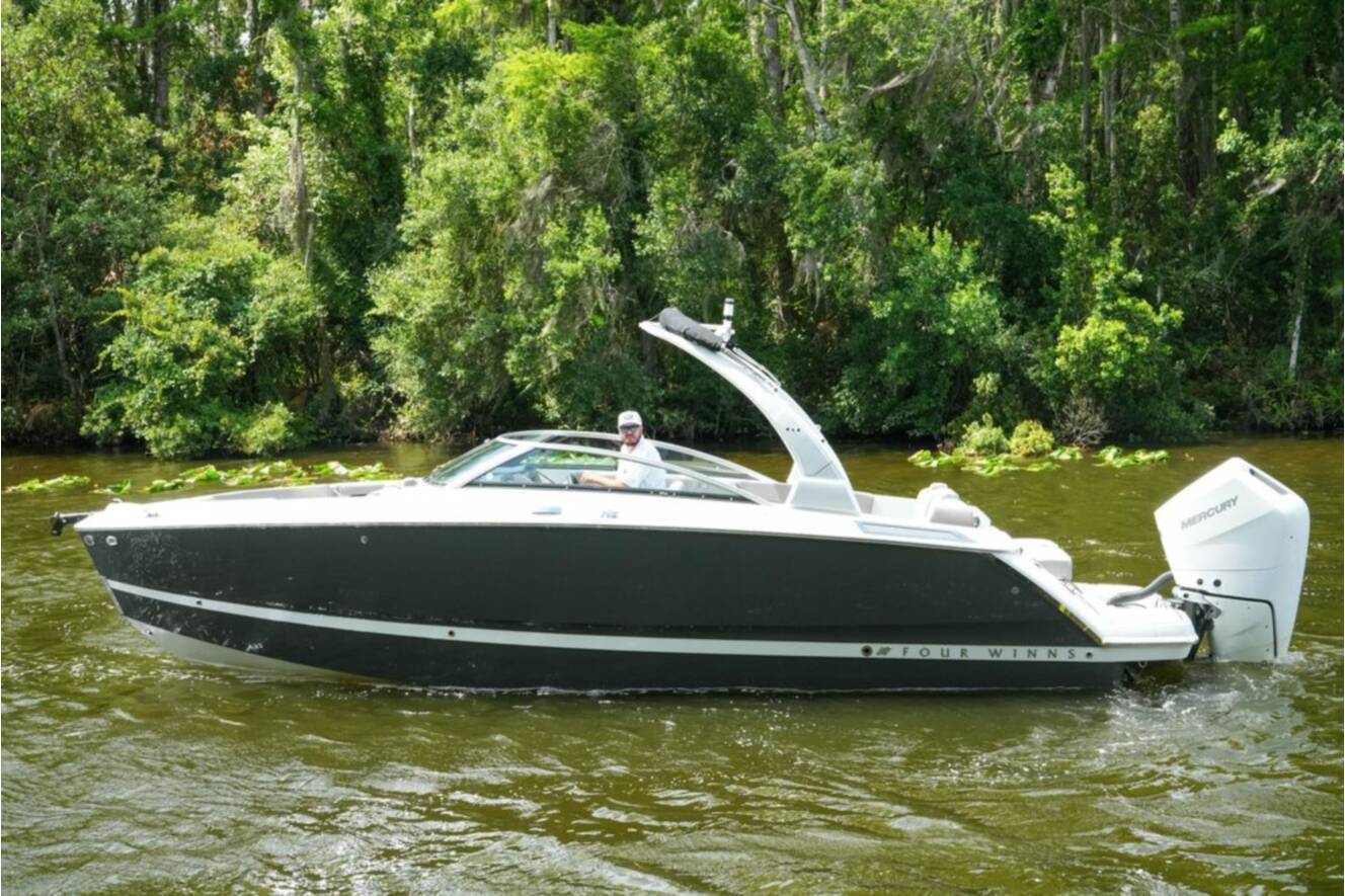 A photo of this 2026 Four Winns H6 OB