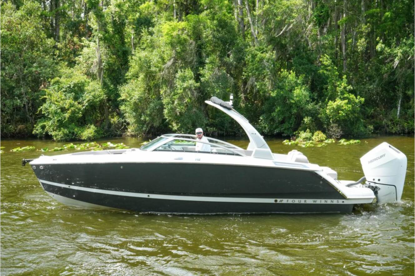 A photo of this 2026 Four Winns H6 OB