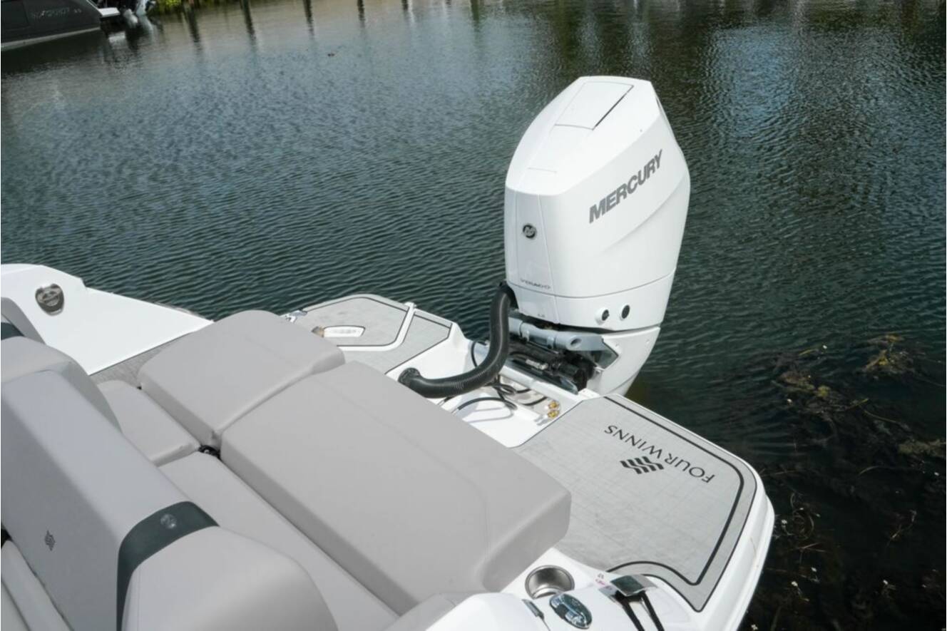 A photo of this 2026 Four Winns H6 OB