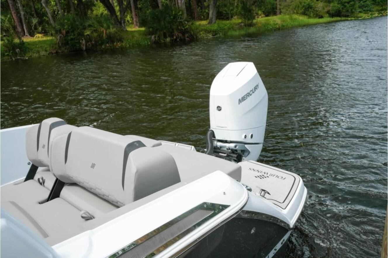 A photo of this 2026 Four Winns H6 OB