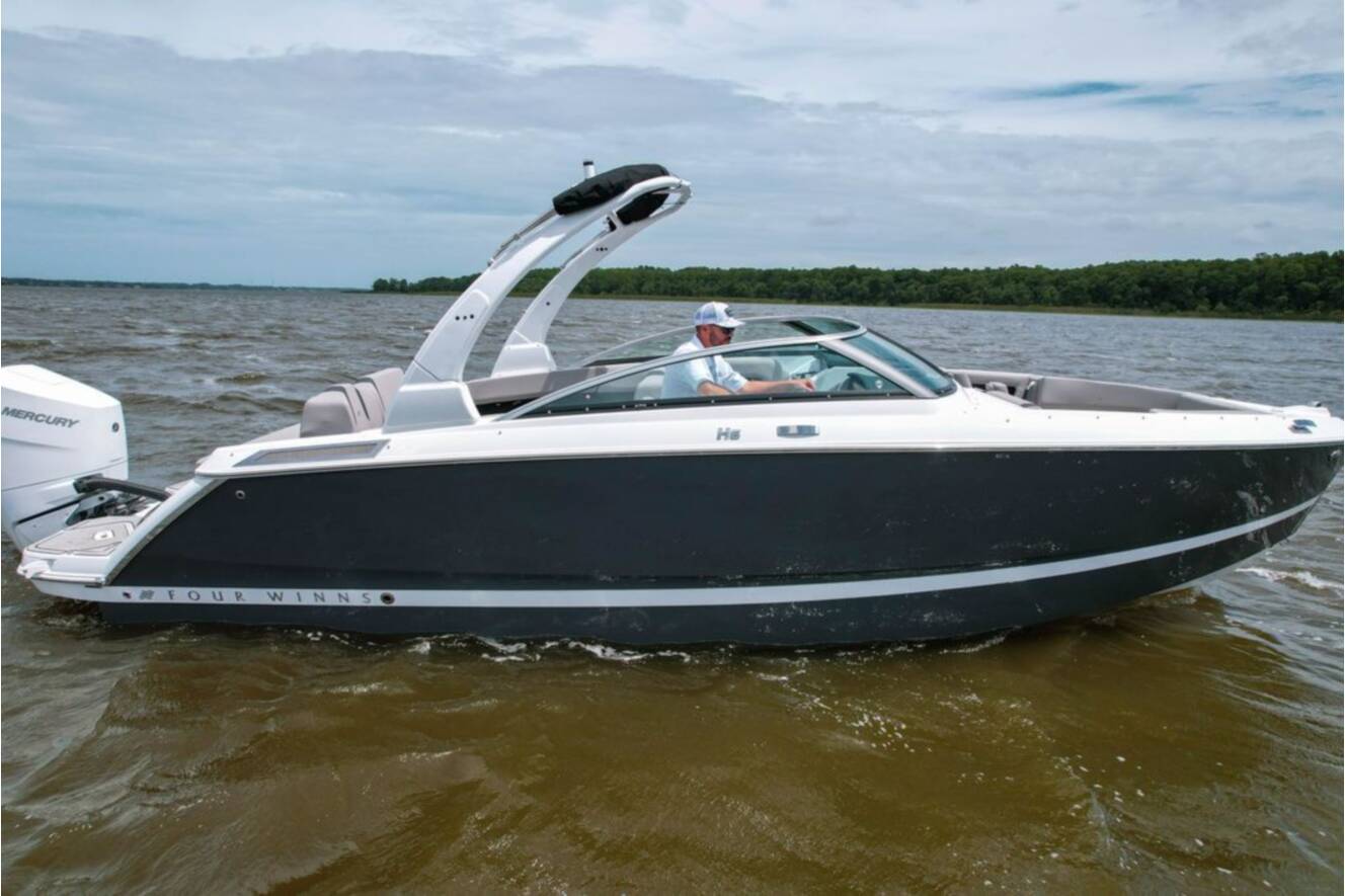 A photo of this 2026 Four Winns H6 OB