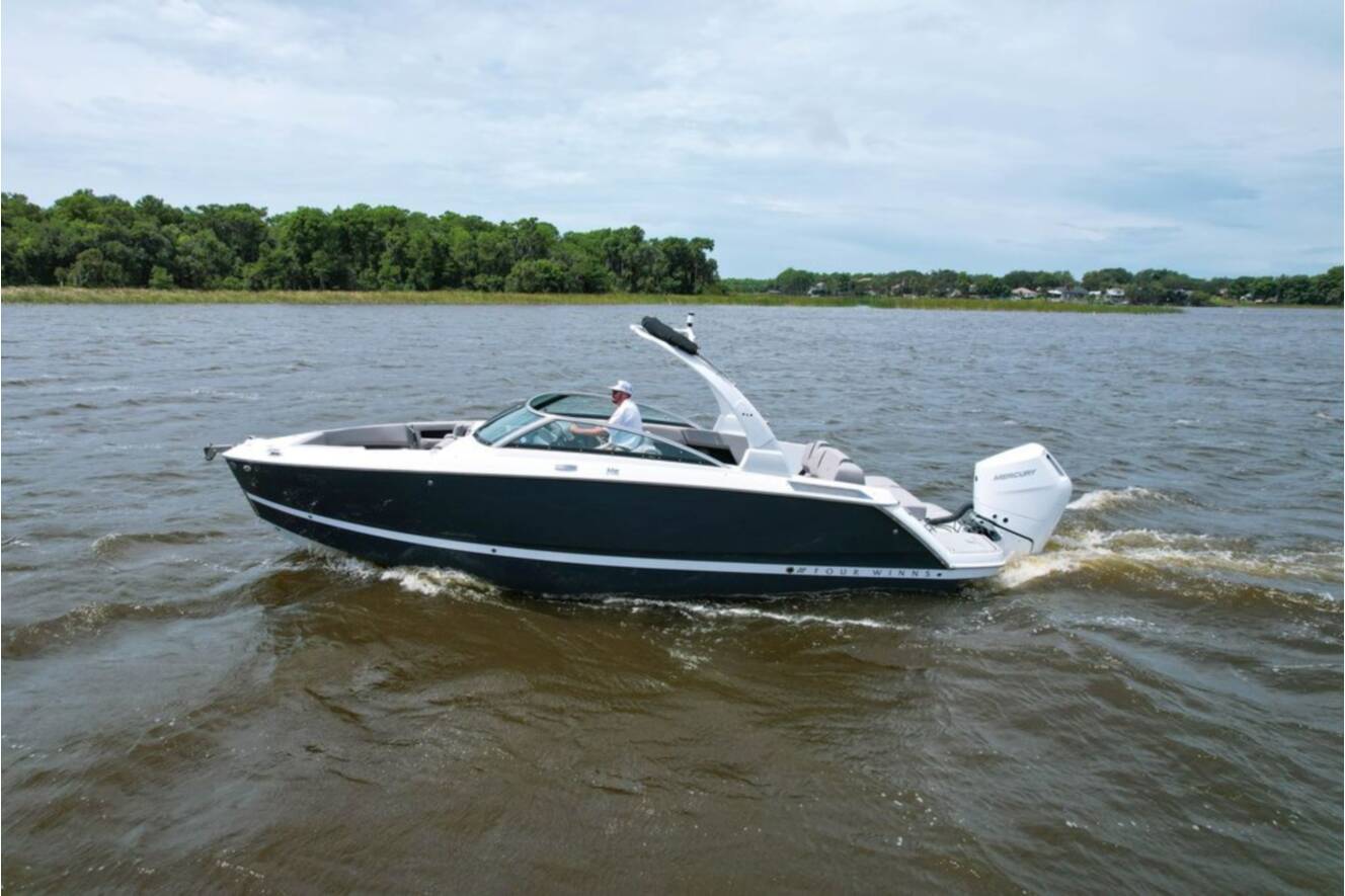 A photo of this 2026 Four Winns H6 OB