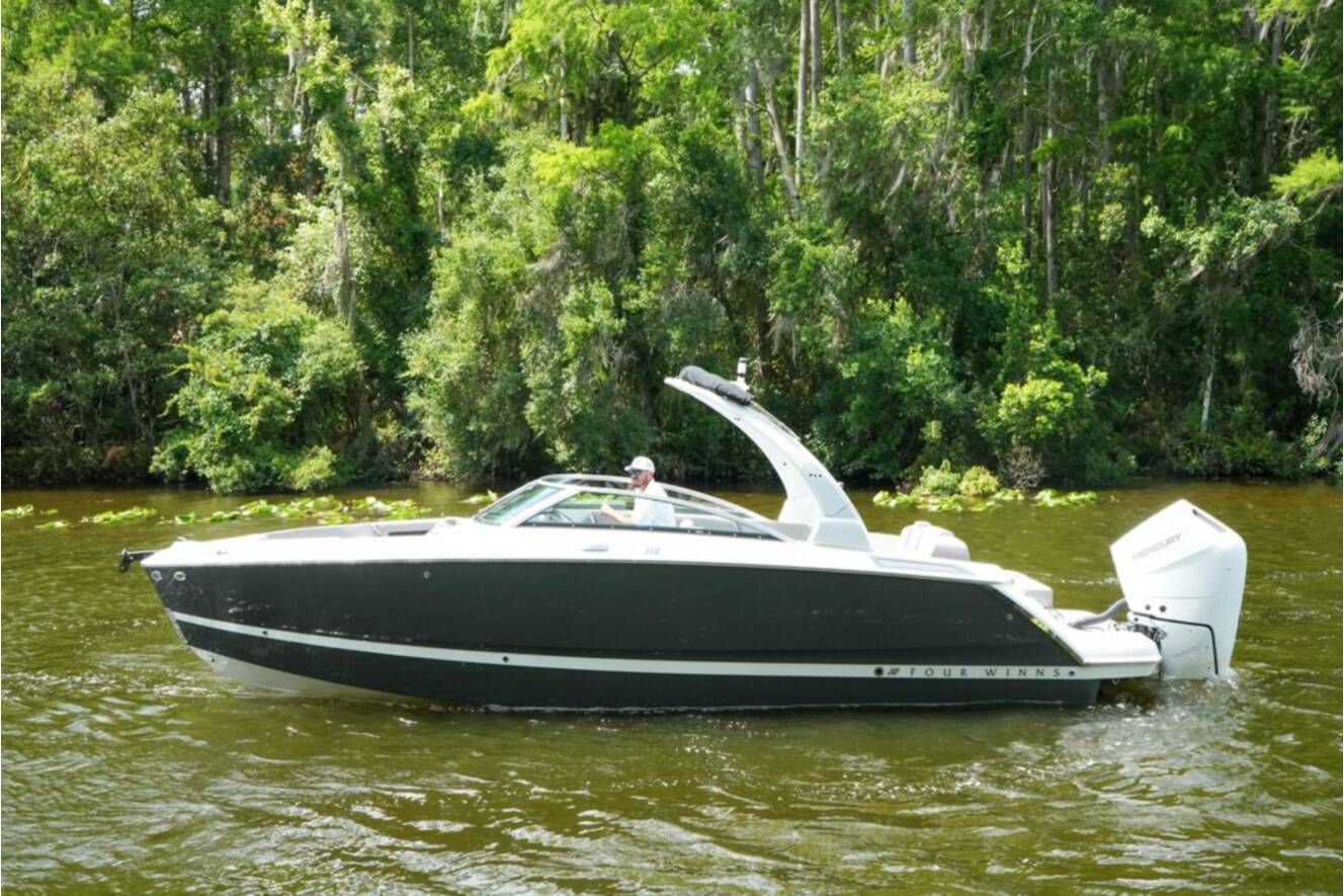 A photo of this 2026 Four Winns H6 OB