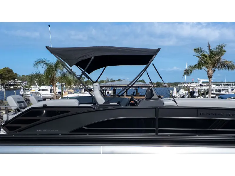 2026 Bennington 24 M STERN LOUNGE