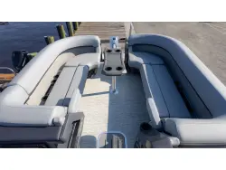 2026 Bennington 24 M STERN LOUNGE