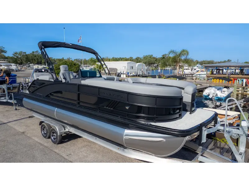 2026 Bennington 24 M STERN LOUNGE