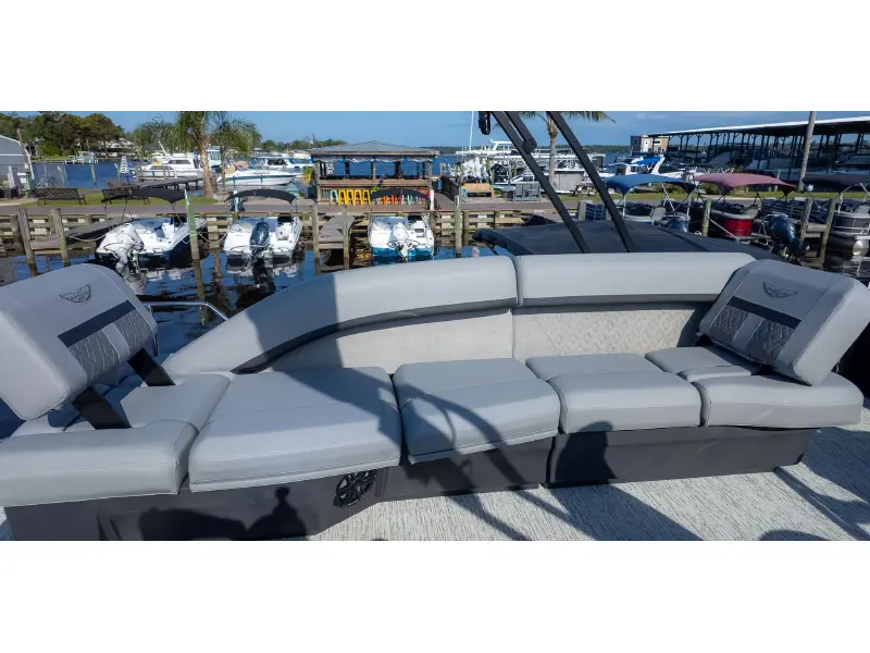 2026 Bennington 24 M STERN LOUNGE