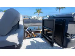 2026 Bennington 24 M STERN LOUNGE