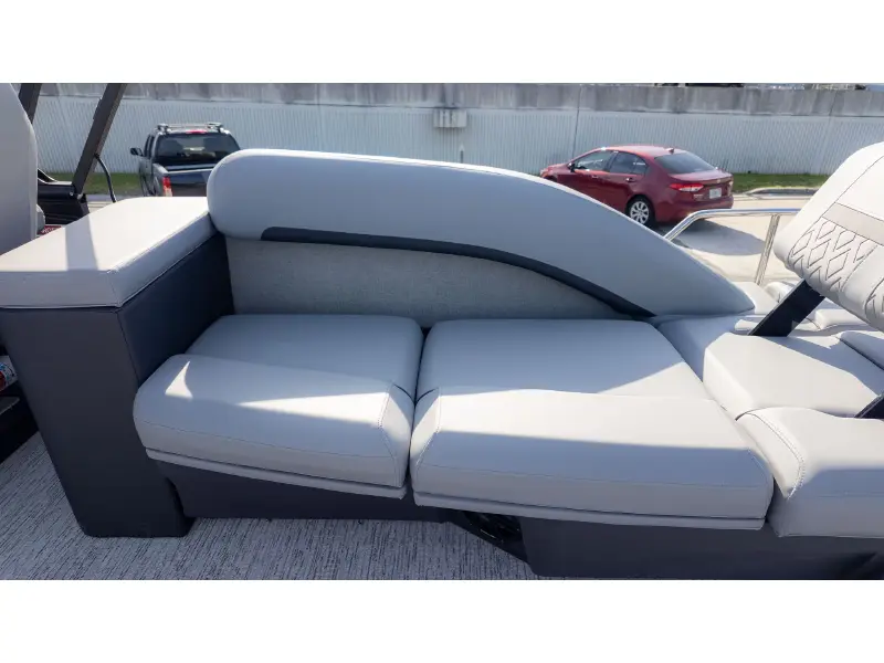 2026 Bennington 24 M STERN LOUNGE