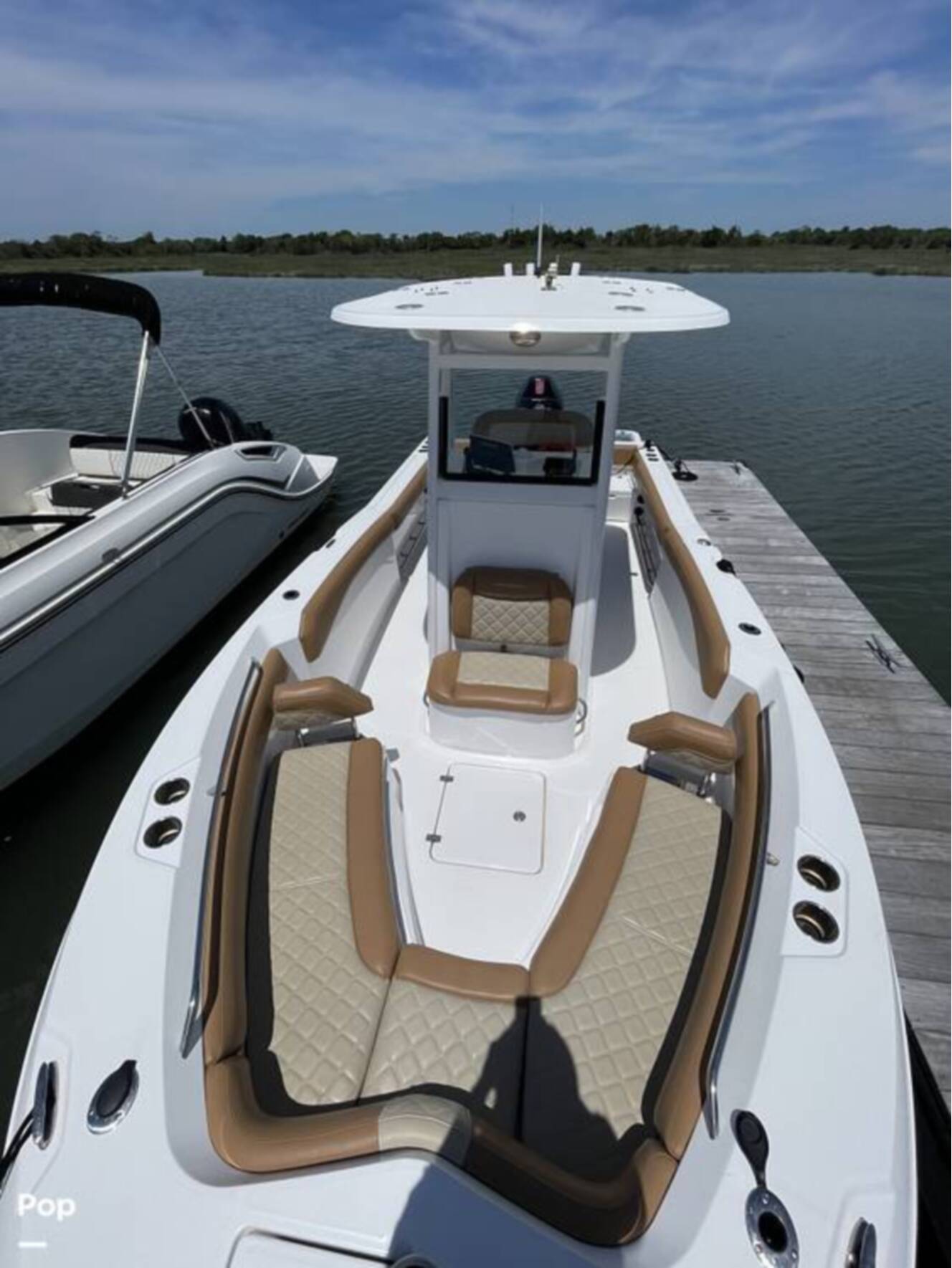 A photo of this 2025 Nauticstar 2420 SL