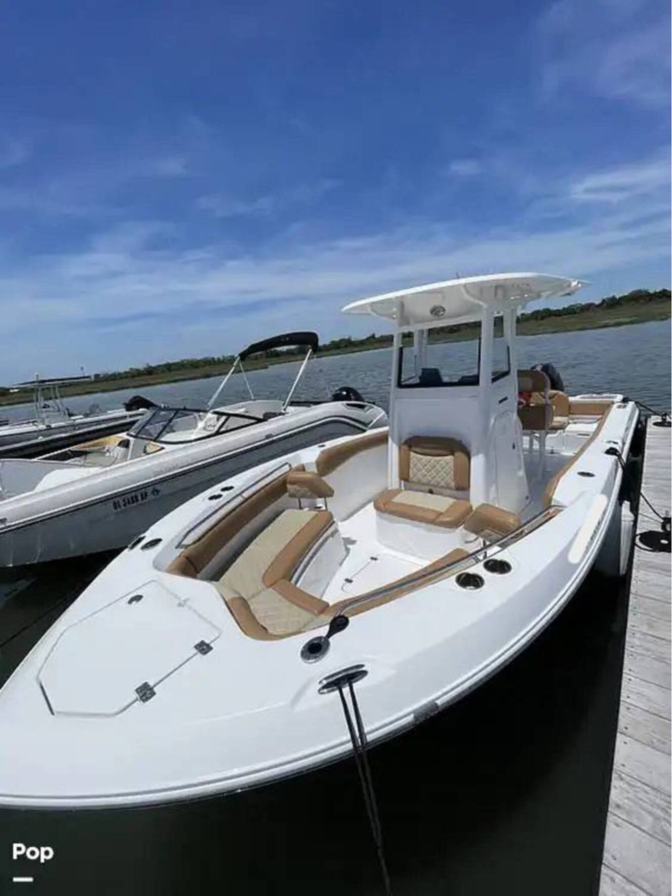 A photo of this 2025 Nauticstar 2420 SL