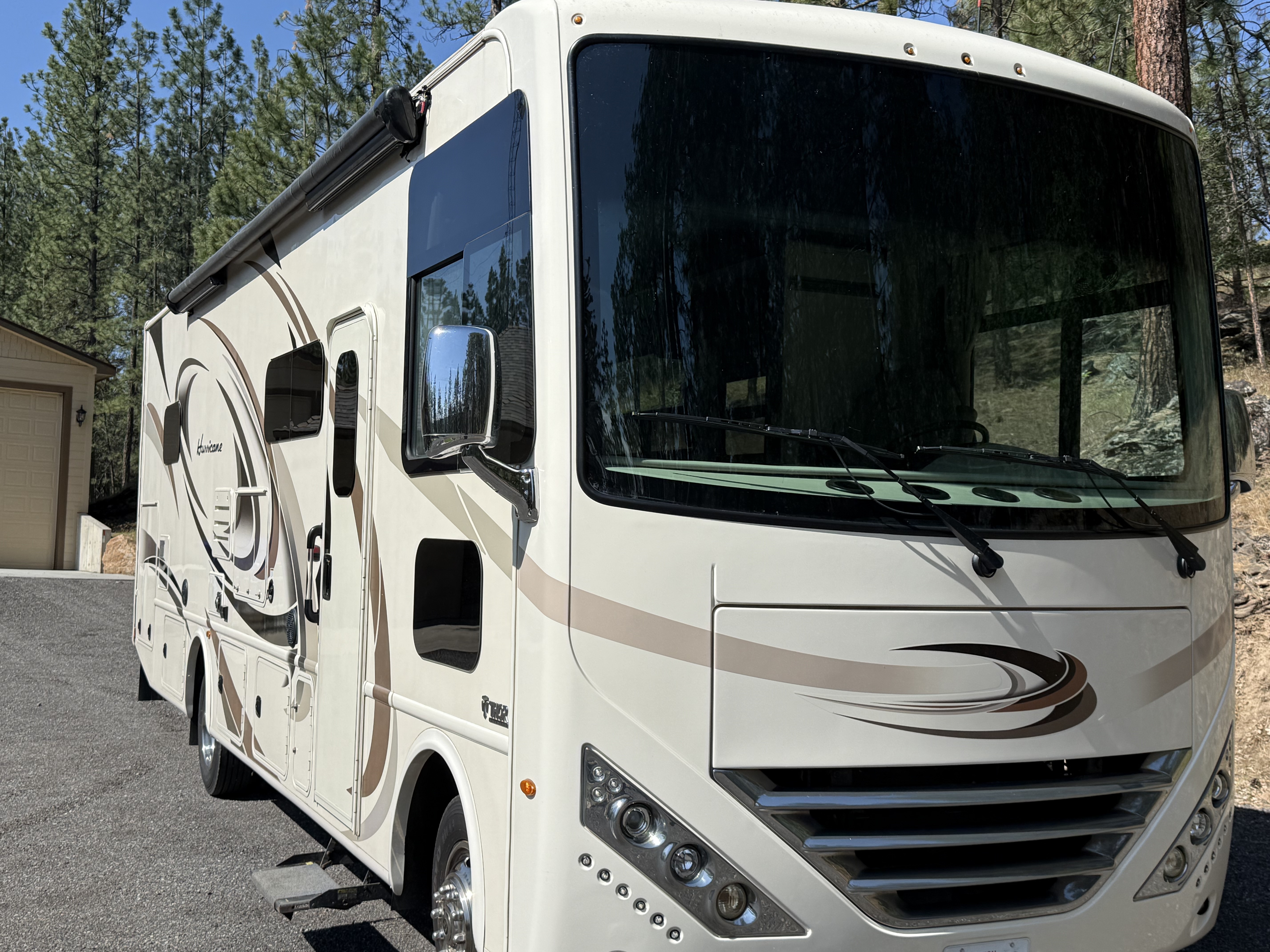 2018 Thor Motor Coach HURRICANE 31S in liberty lake WA