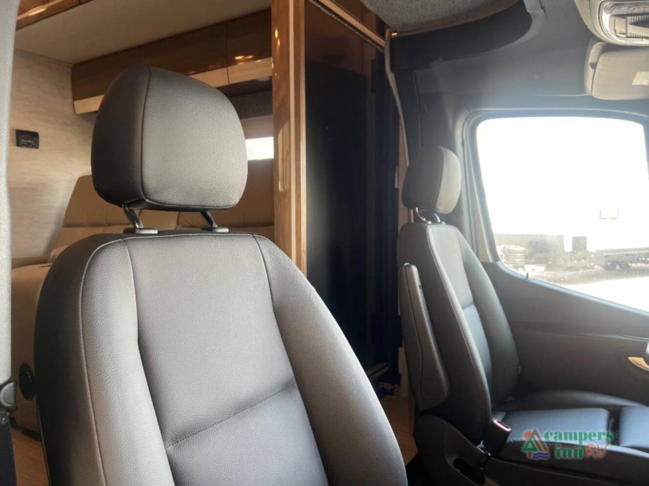 A photo of this 2021 Jayco Melbourne Prestige 24LP