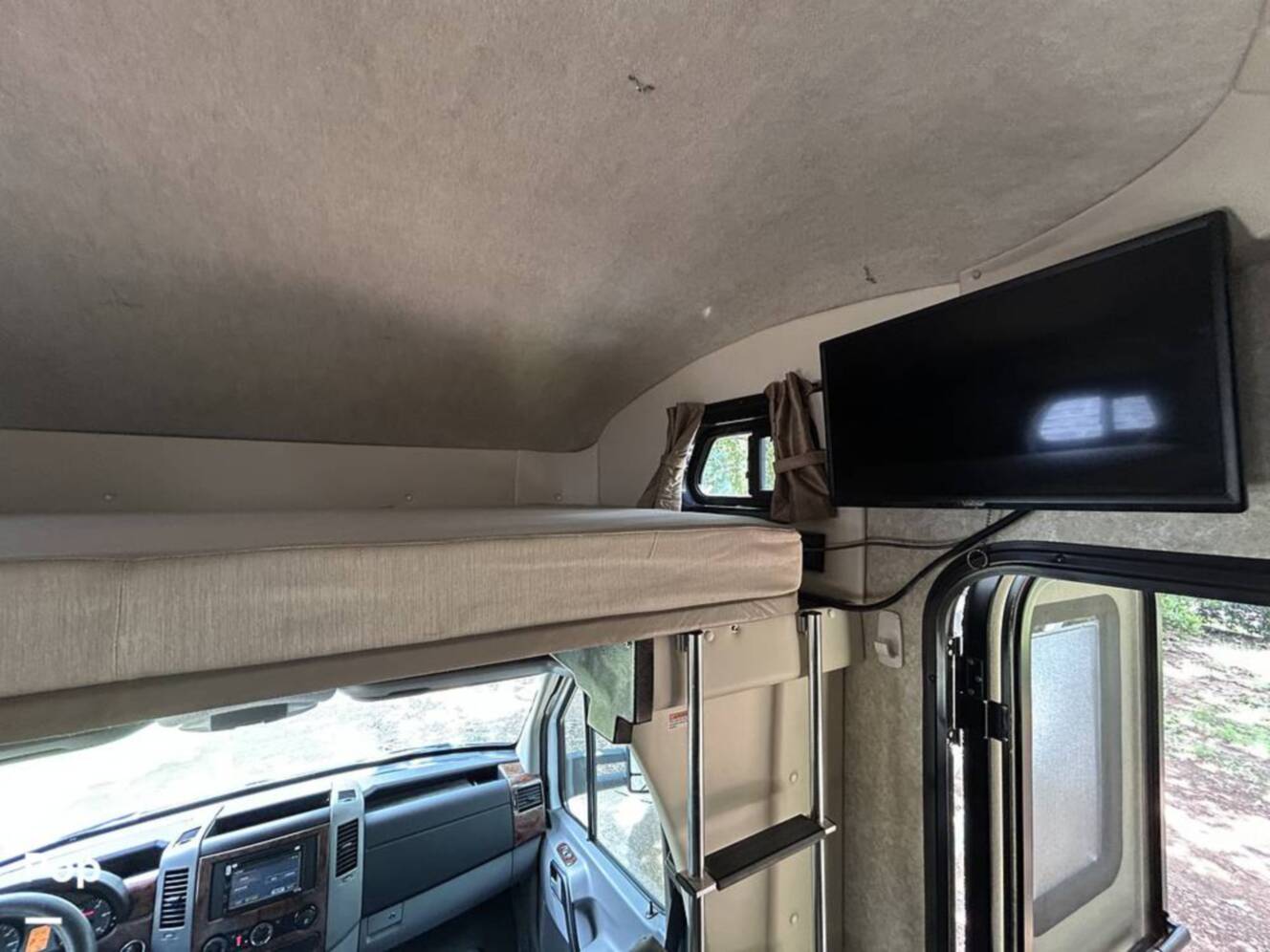 A photo of this 2011 Fleetwood Tioga Ranger DSL 24L