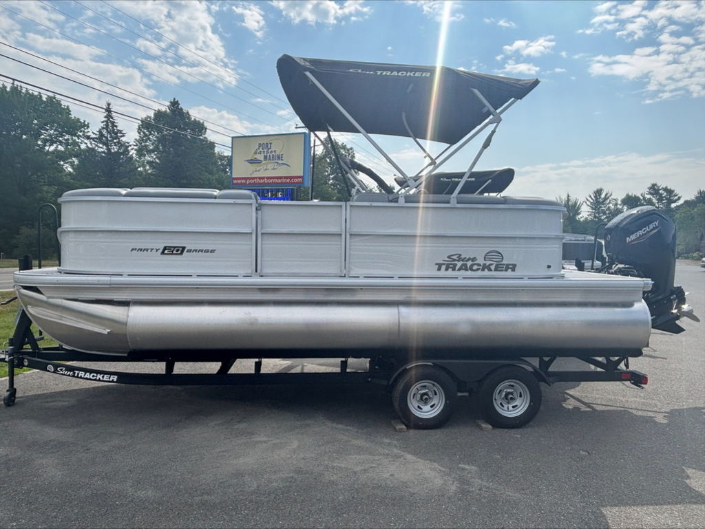 2026 Sun Tracker PB 20 DLX in raymond ME