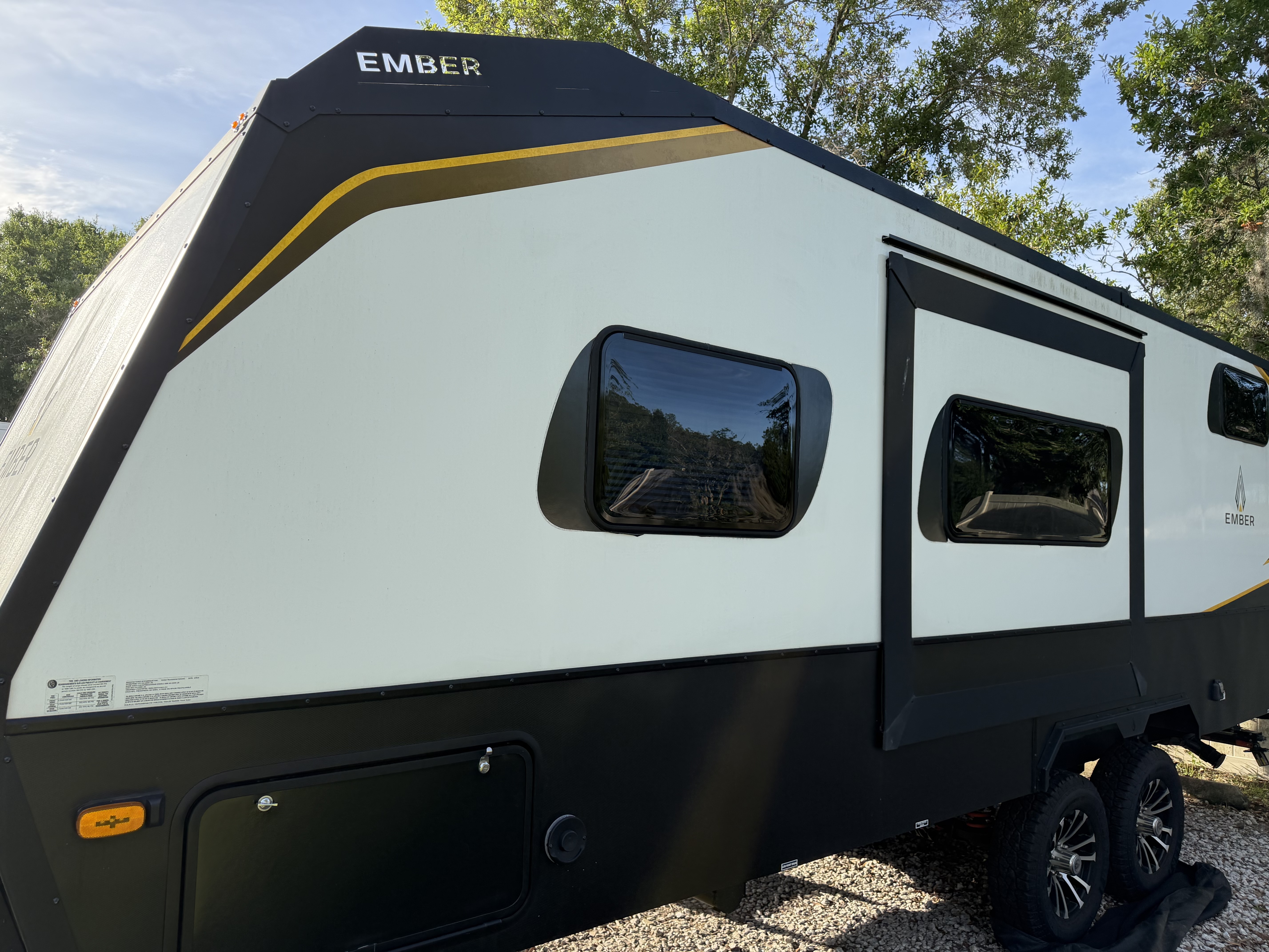 2023 Ember Rv OVERLAND SERIES 221MSL in mount dora FL