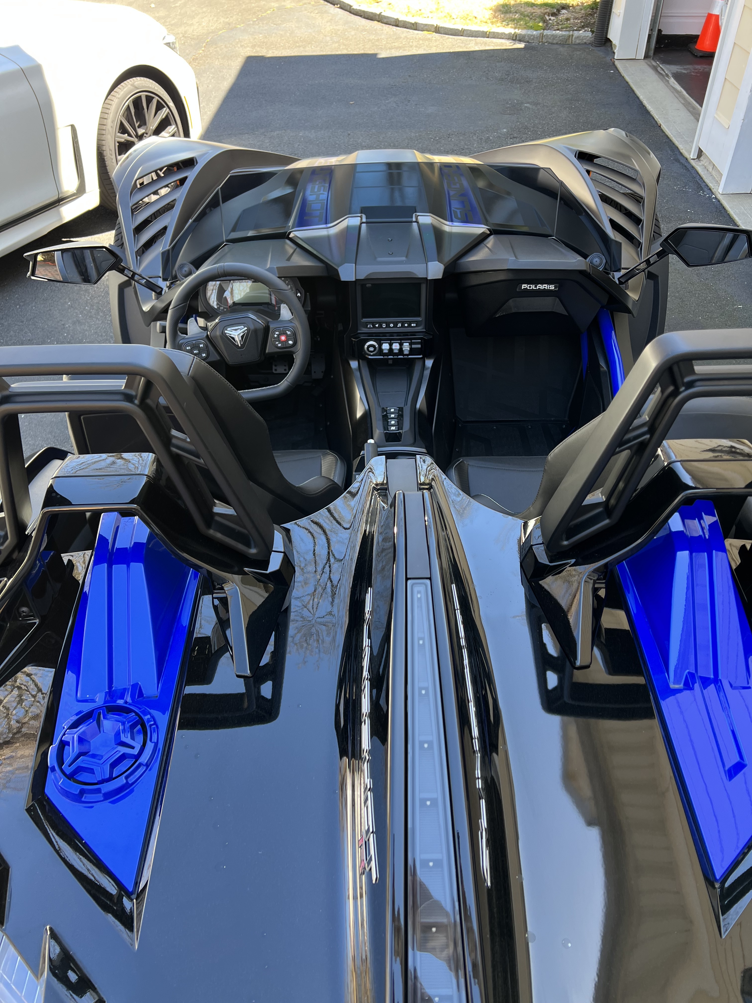 2023 Polaris SLINGSHOT R (AUTODRIVE) in roslyn NY