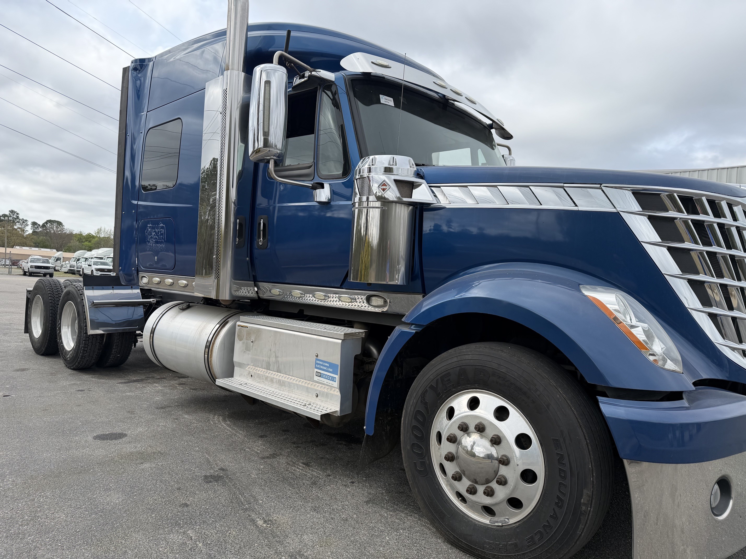 2016 INTERNATIONAL LONESTAR SLEEPER CAB in Fayetteville, NC