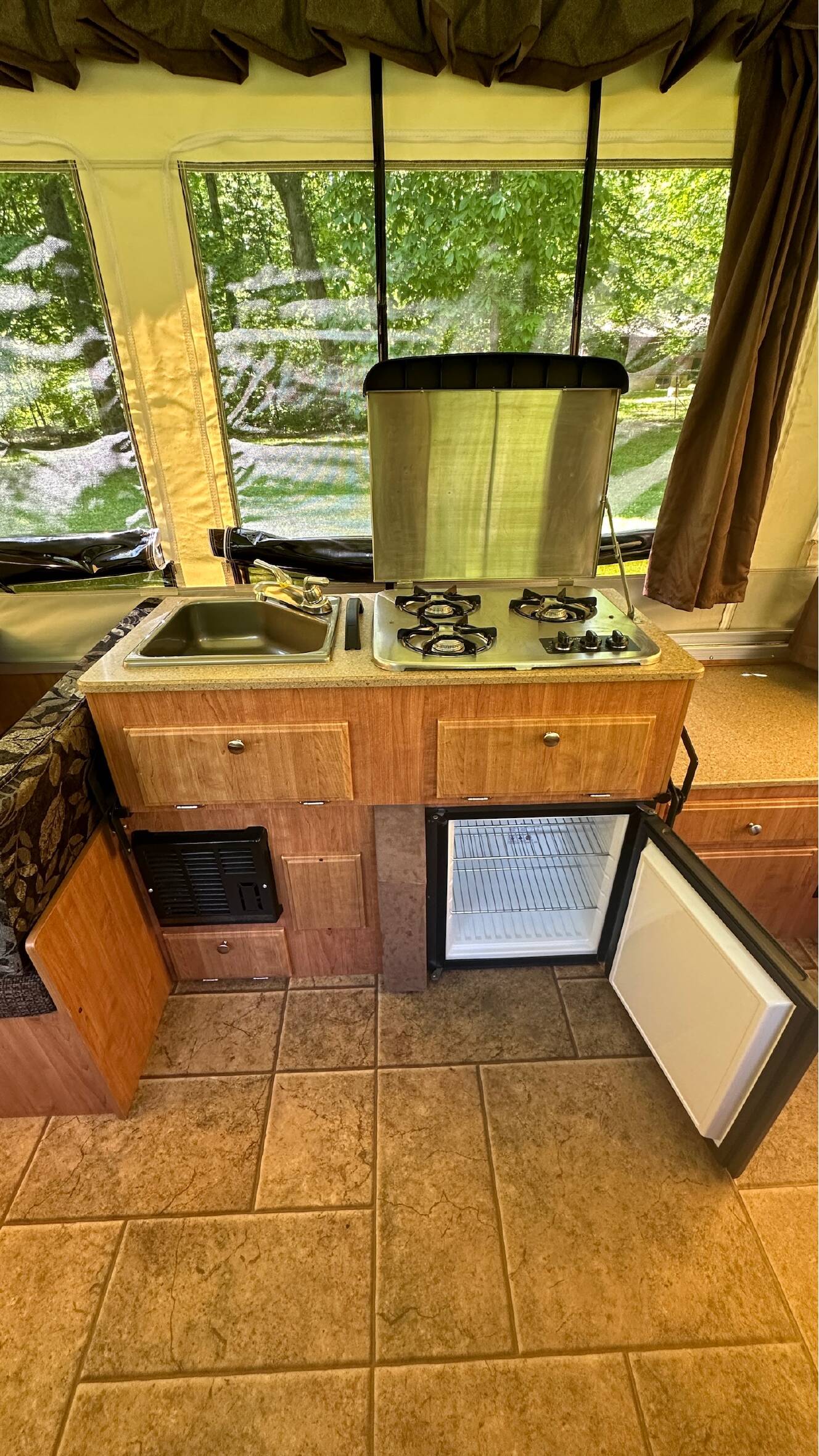 A photo of this 2011 Forest River ROCKWOOD FREEDOM 190LTD