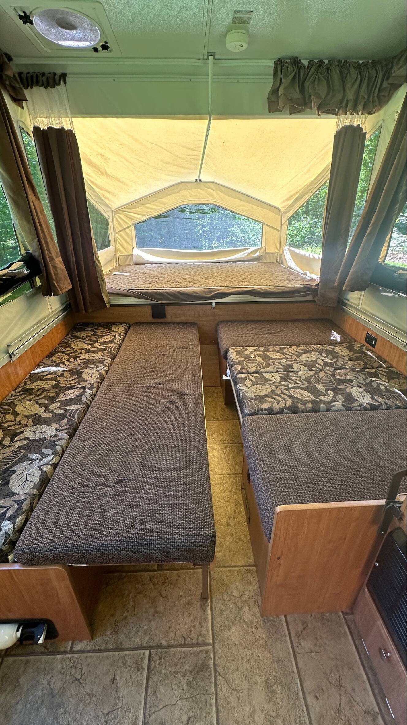 A photo of this 2011 Forest River ROCKWOOD FREEDOM 190LTD