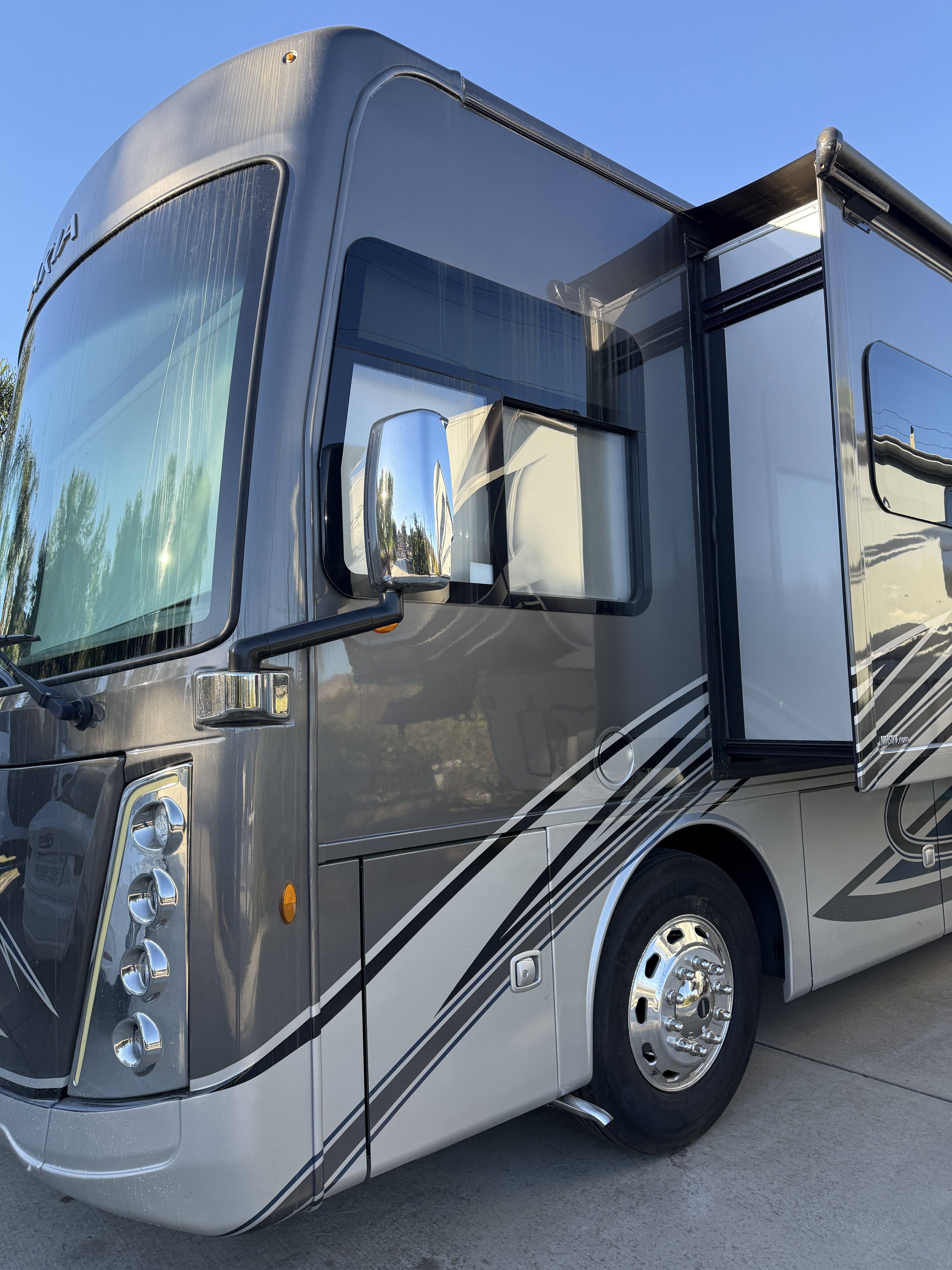 2022 Thor Motor Coach ARIA 4000 in lakeside CA
