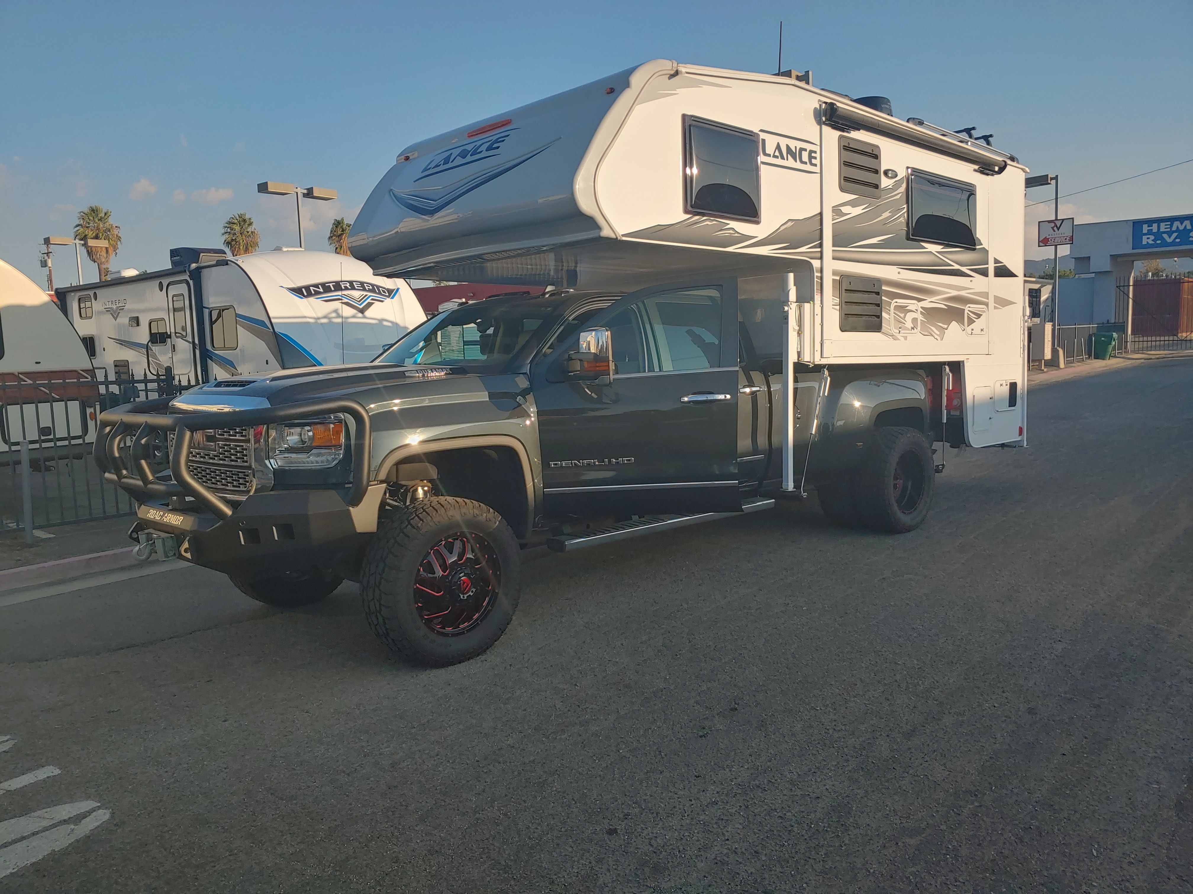 2022 Lance 1172 TRUCK CAMPER RV