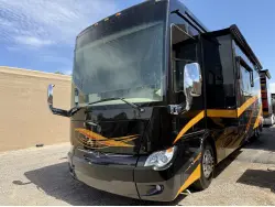 2017 TIFFIN MOTORHOMES 45OPP