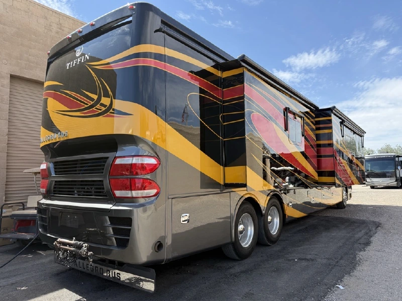 2017 TIFFIN MOTORHOMES 45OPP