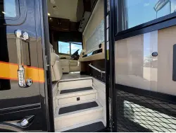 2017 TIFFIN MOTORHOMES 45OPP