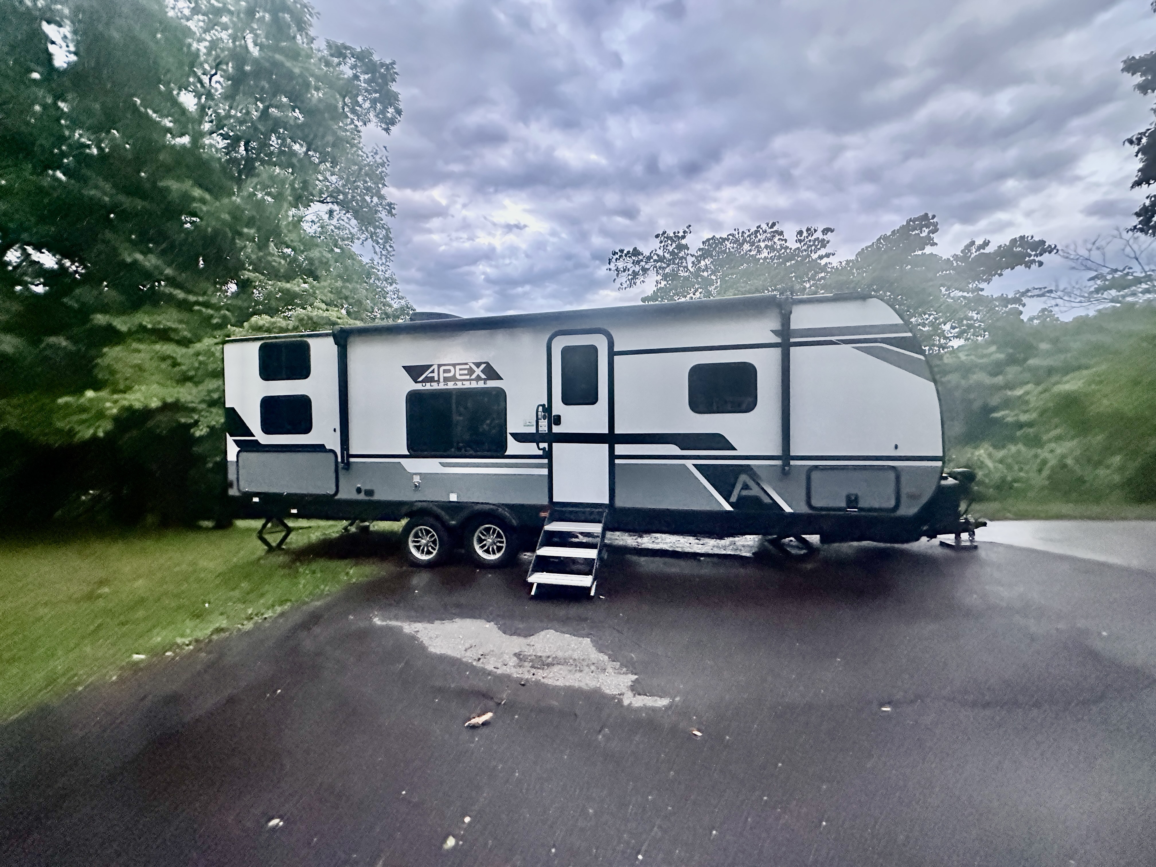 2024 Coachmen APEX ULTRA-LITE 256BHS RV