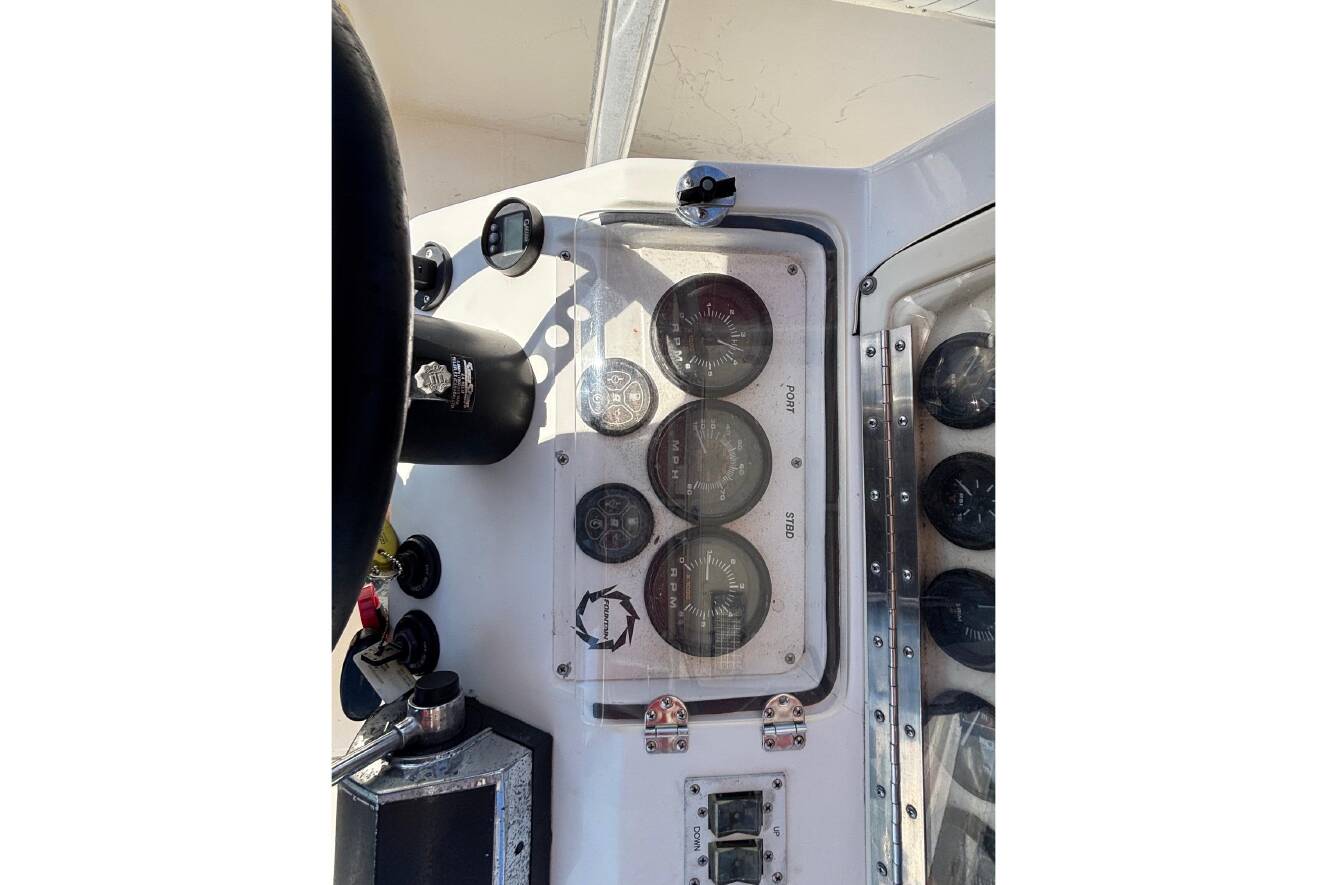 A photo of this 2000 Fountain 29 Sportfish CC