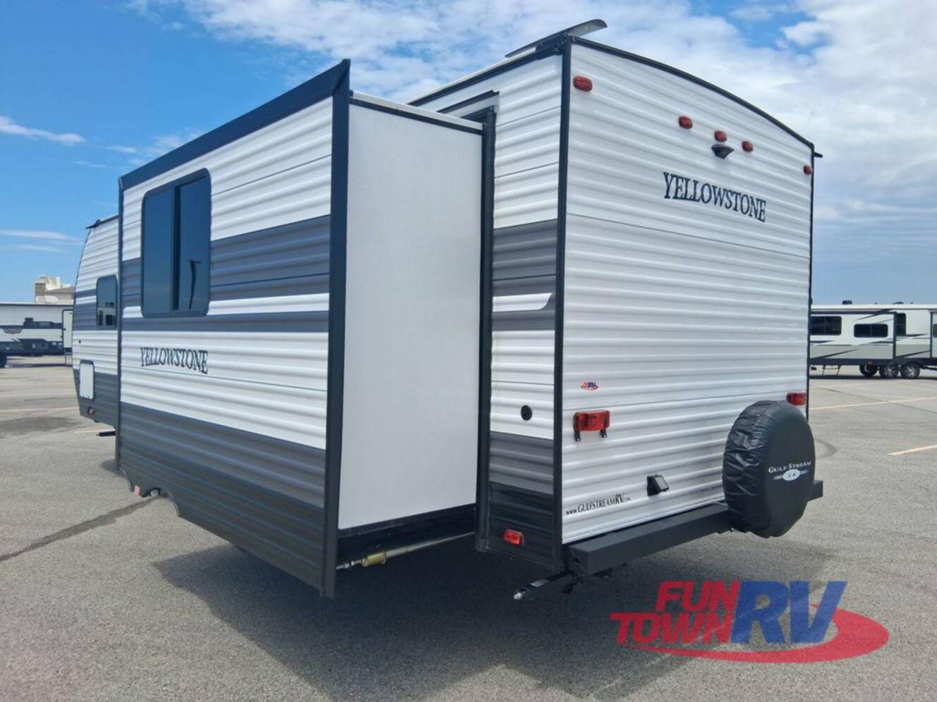 A photo of this 2026 Gulf Stream Rv Yellowstone Classic 251RE