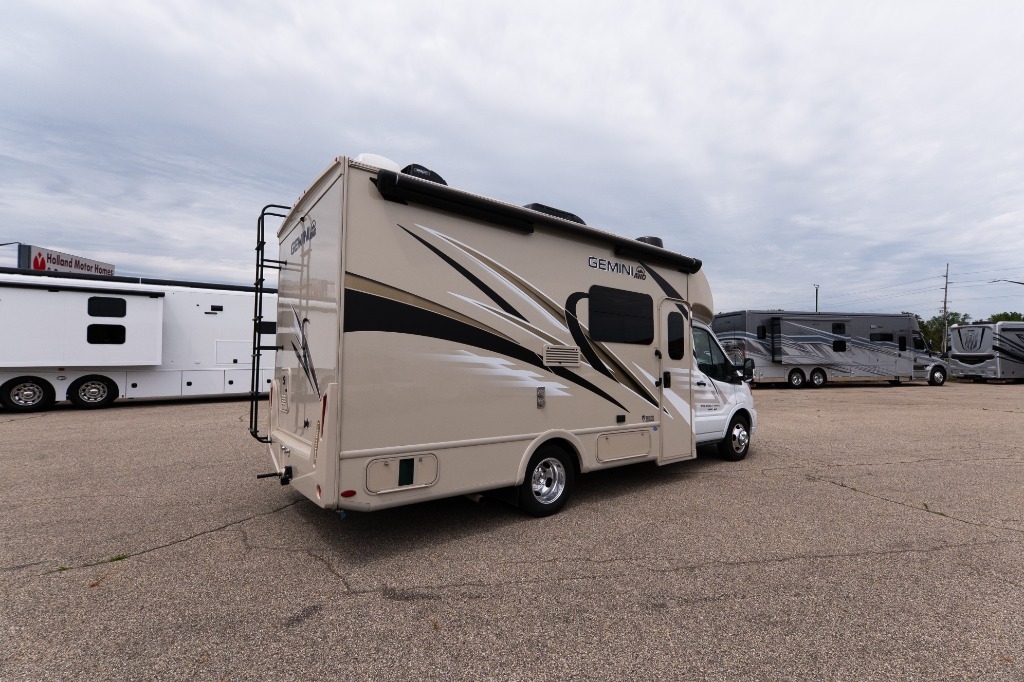 2022 Thor Motor Coach Gemini 23TW in holland MI