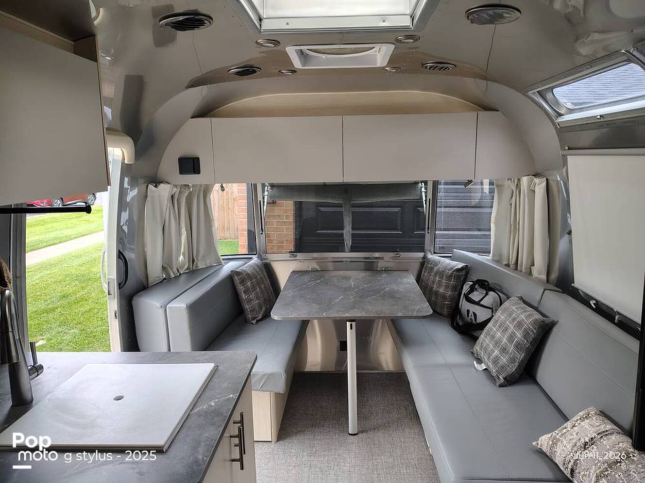 A photo of this 2024 Airstream Flying Cloud 25FB Queen