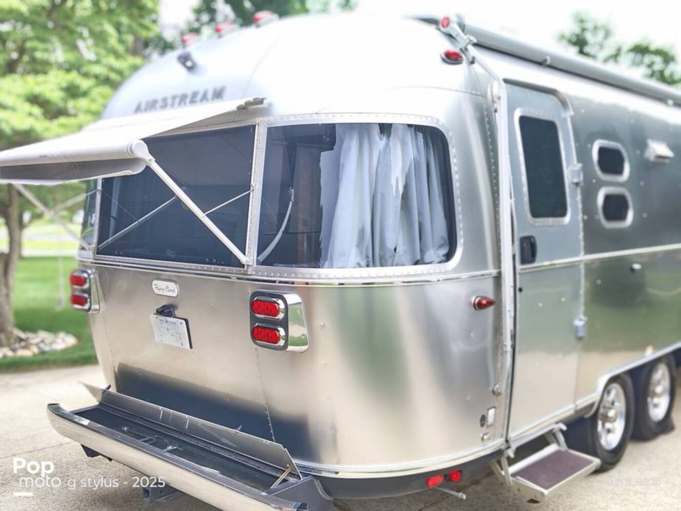 A photo of this 2024 Airstream Flying Cloud 25FB Queen