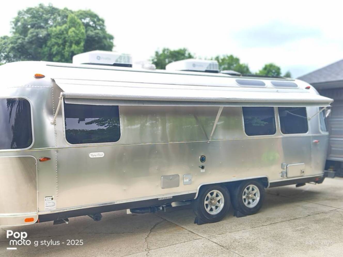 A photo of this 2024 Airstream Flying Cloud 25FB Queen