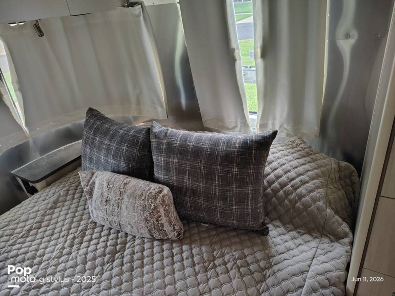 A photo of this 2024 Airstream Flying Cloud 25FB Queen