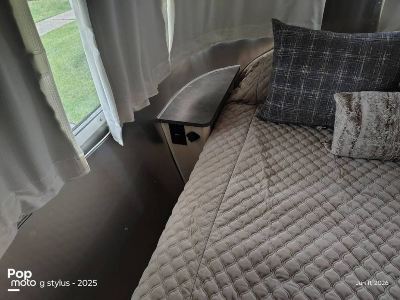 A photo of this 2024 Airstream Flying Cloud 25FB Queen