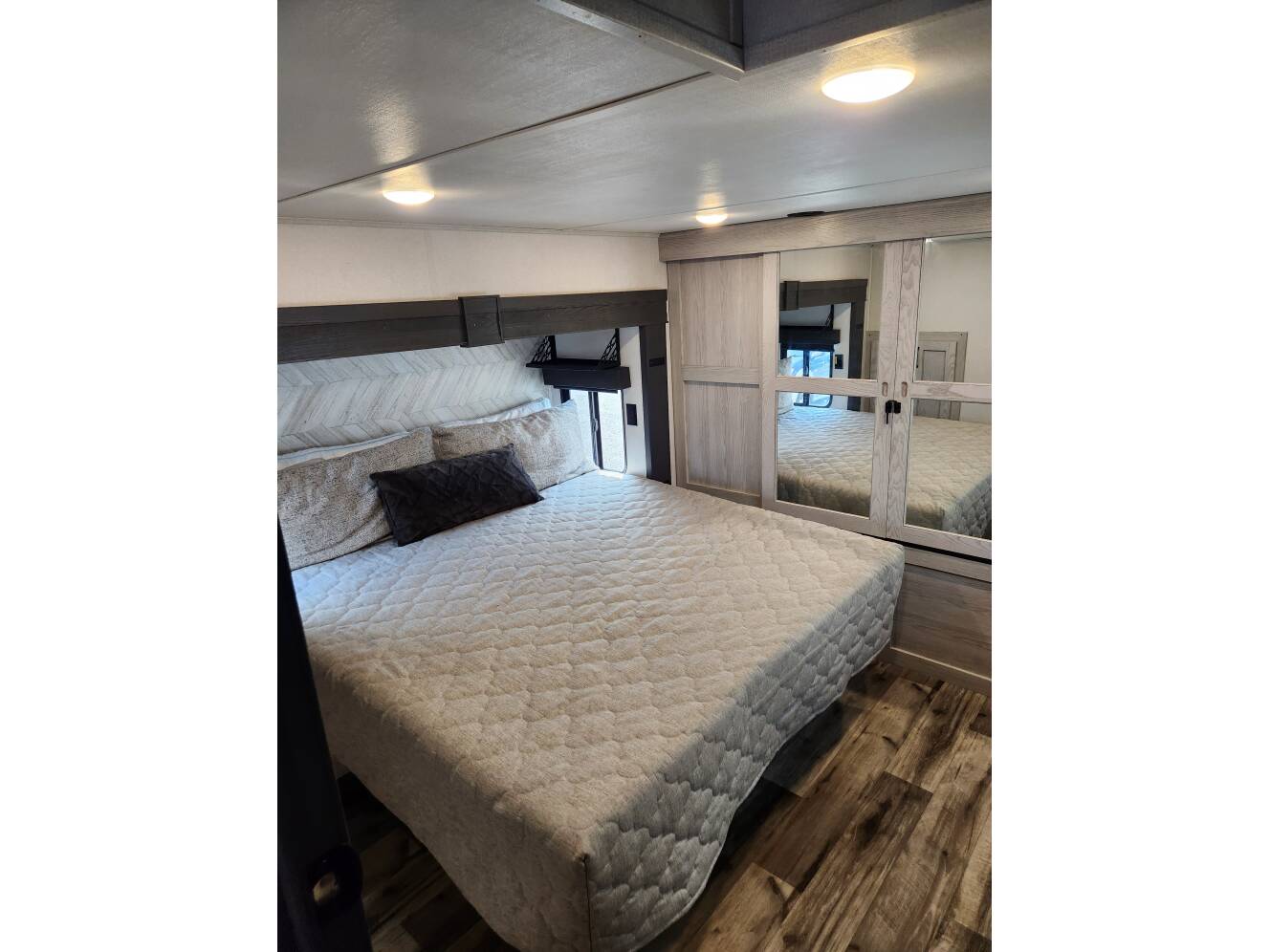 A photo of this 2023 Keystone MONTANA HIGH COUNTRY 377FL