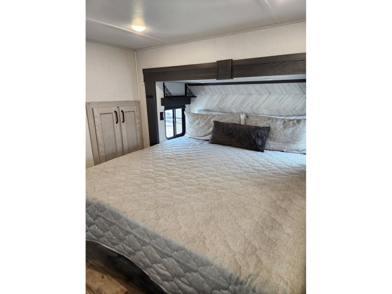 A photo of this 2023 Keystone MONTANA HIGH COUNTRY 377FL