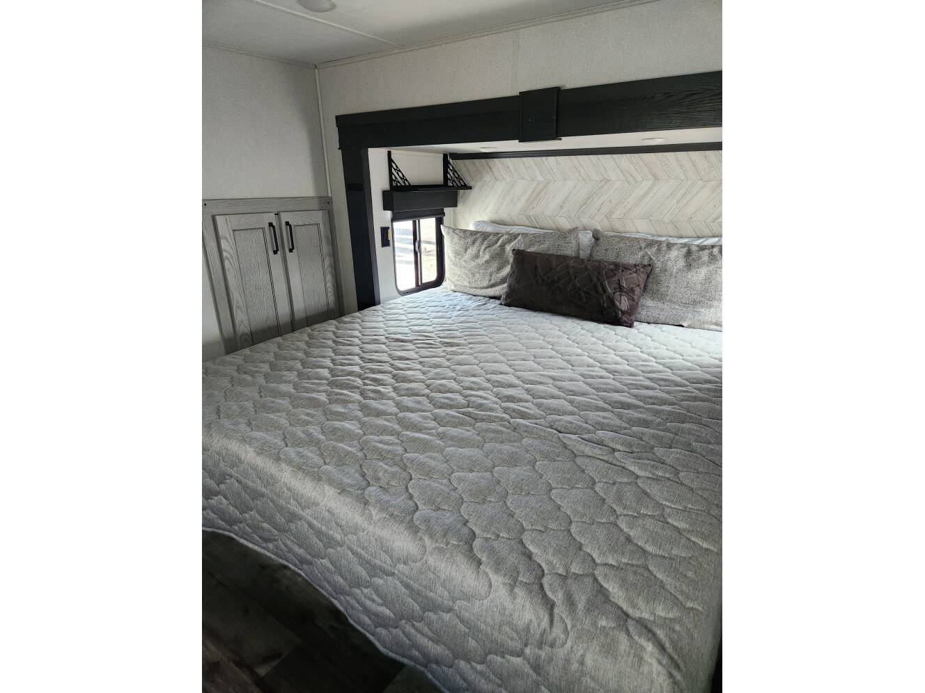 A photo of this 2023 Keystone MONTANA HIGH COUNTRY 377FL