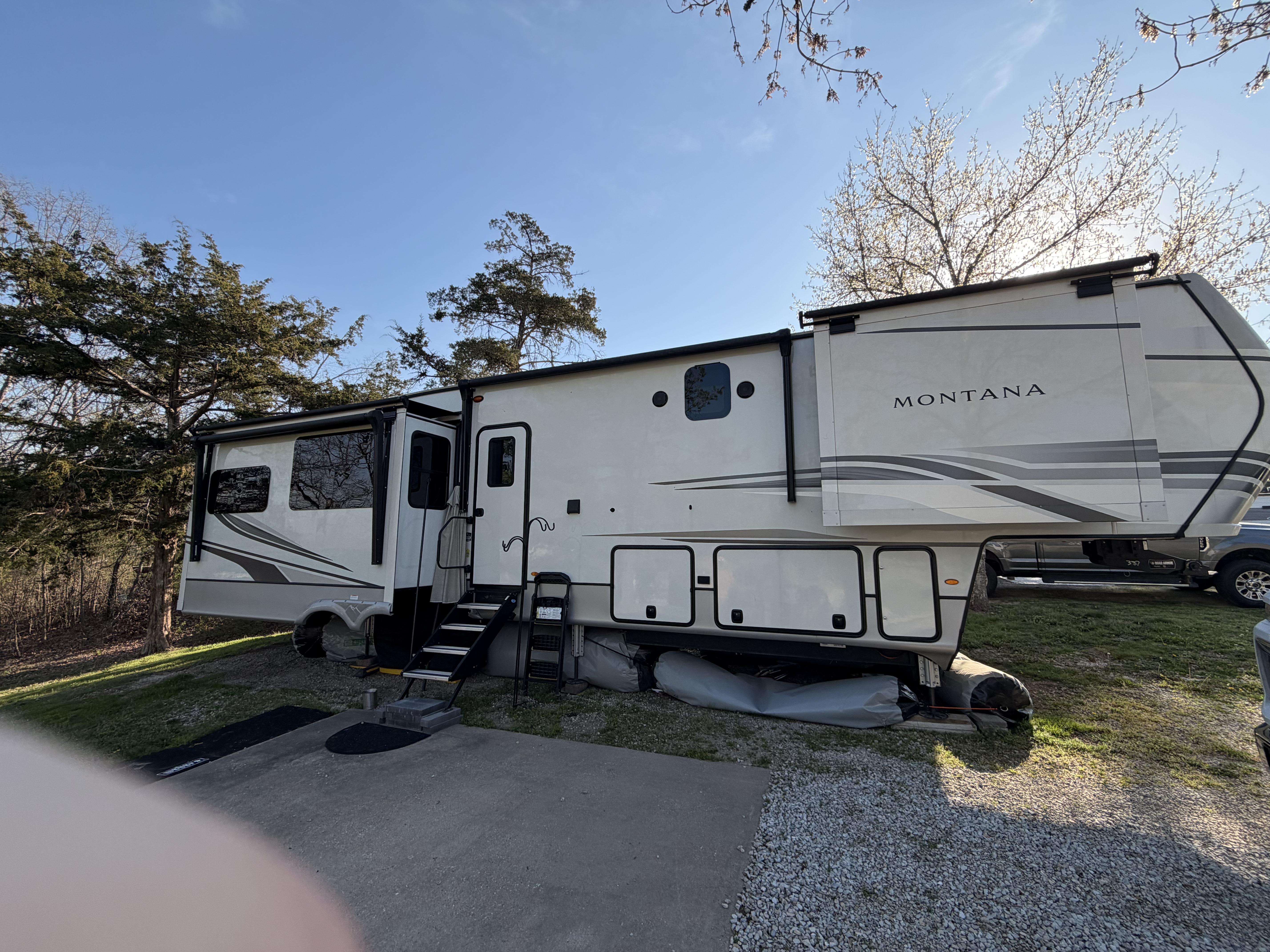 2023 Keystone MONTANA 3781RL RV