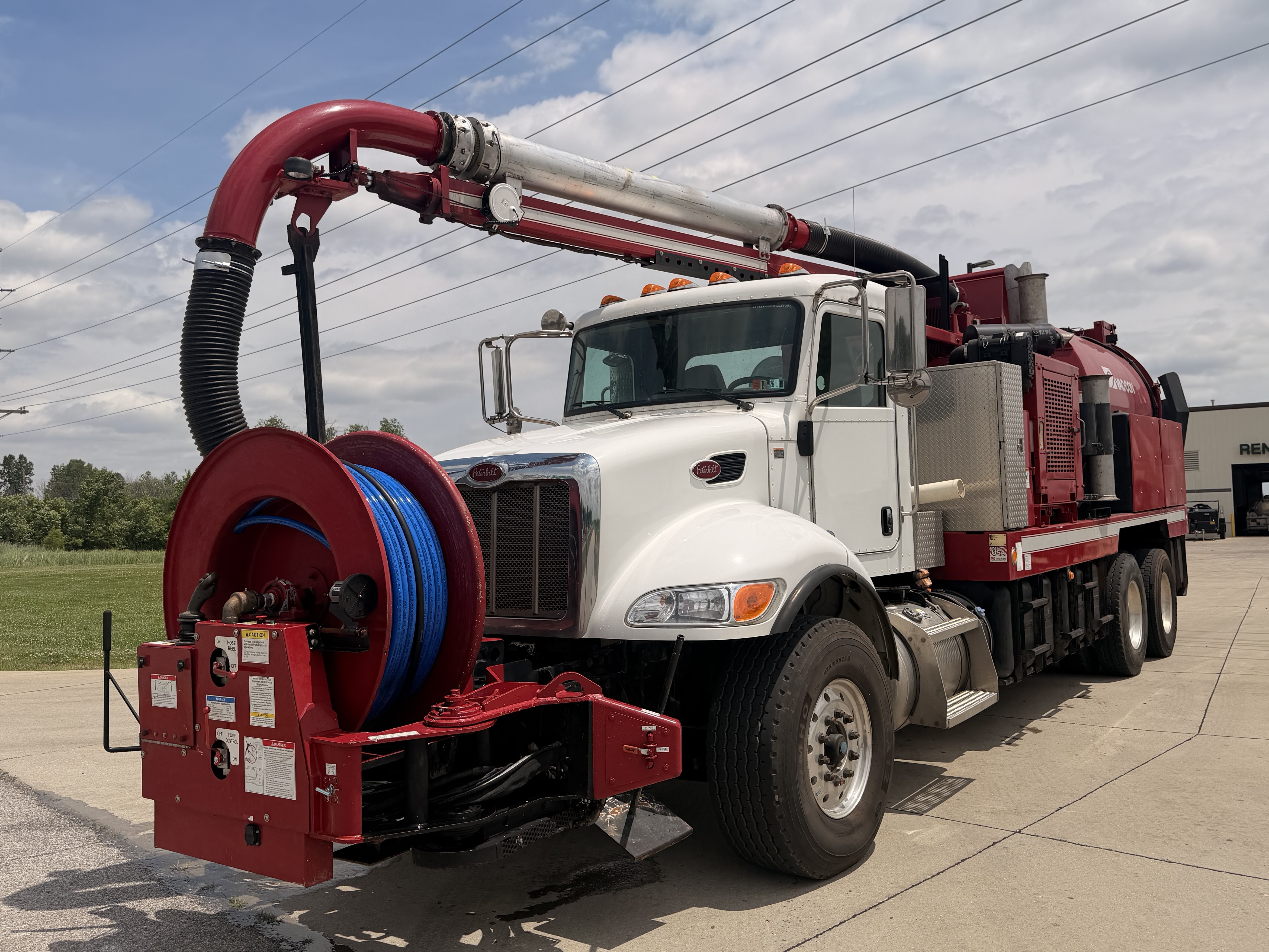 2015 VAC-CON V311 in Arlington, VT