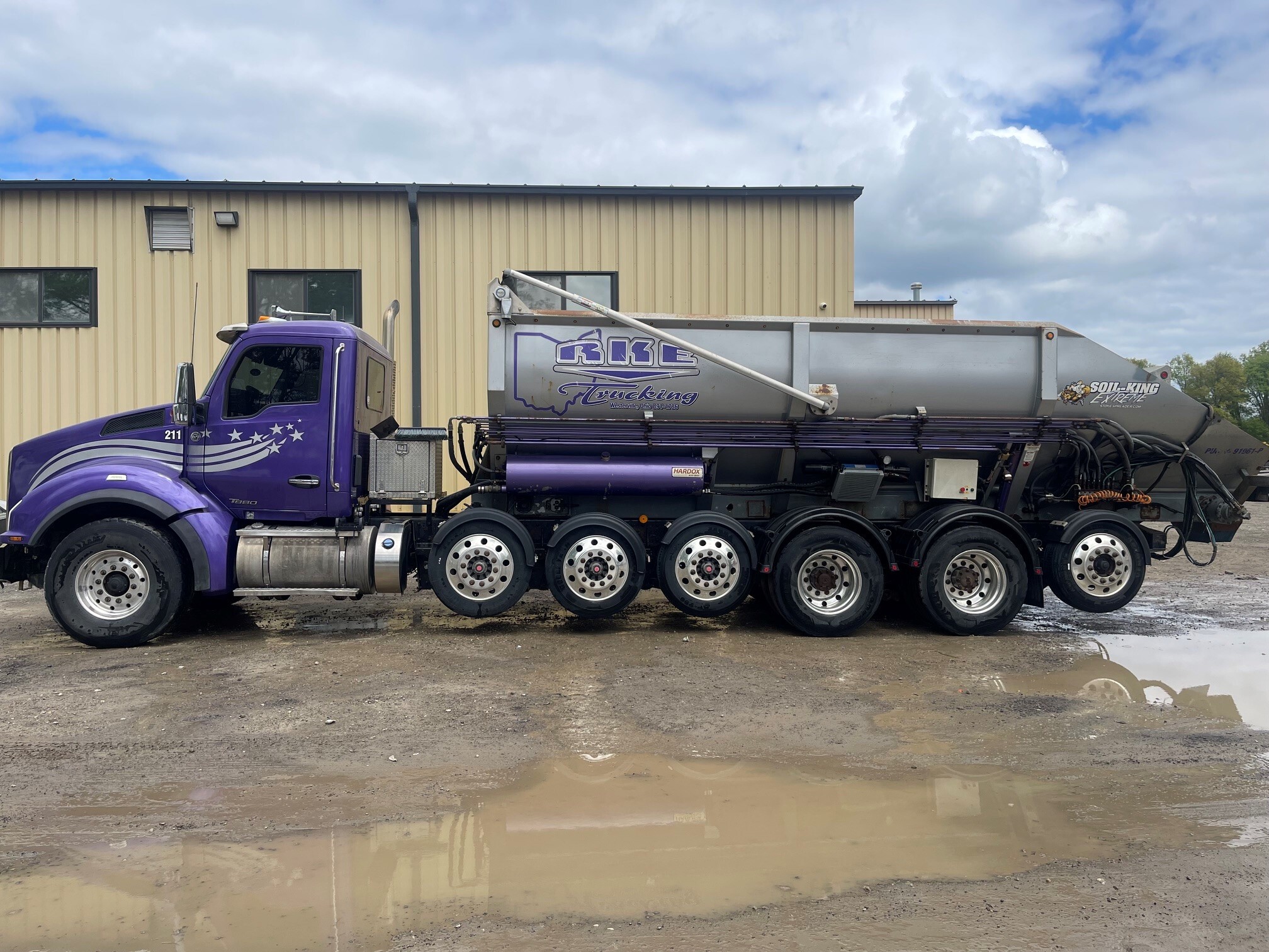 2018 KENWORTH T880 in Westerville, OH
