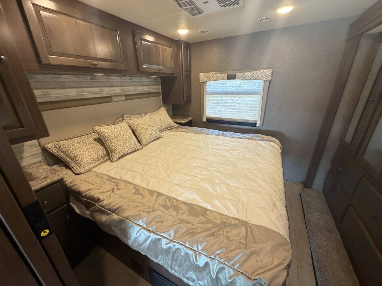 A photo of this 2019 Thor Motor Coach WINDSPORT 29M