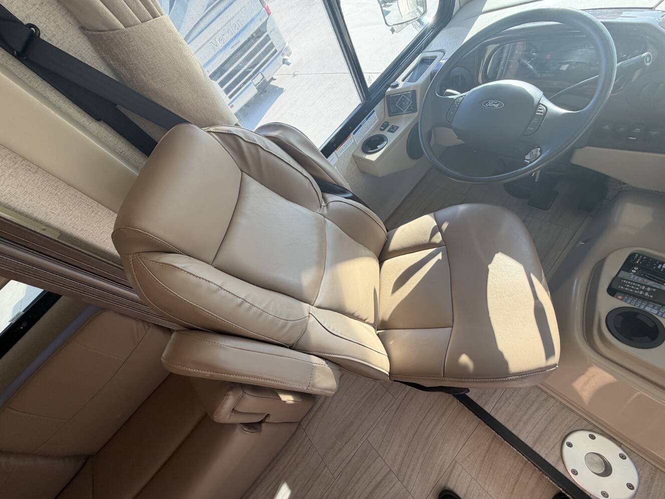 A photo of this 2019 Thor Motor Coach WINDSPORT 29M