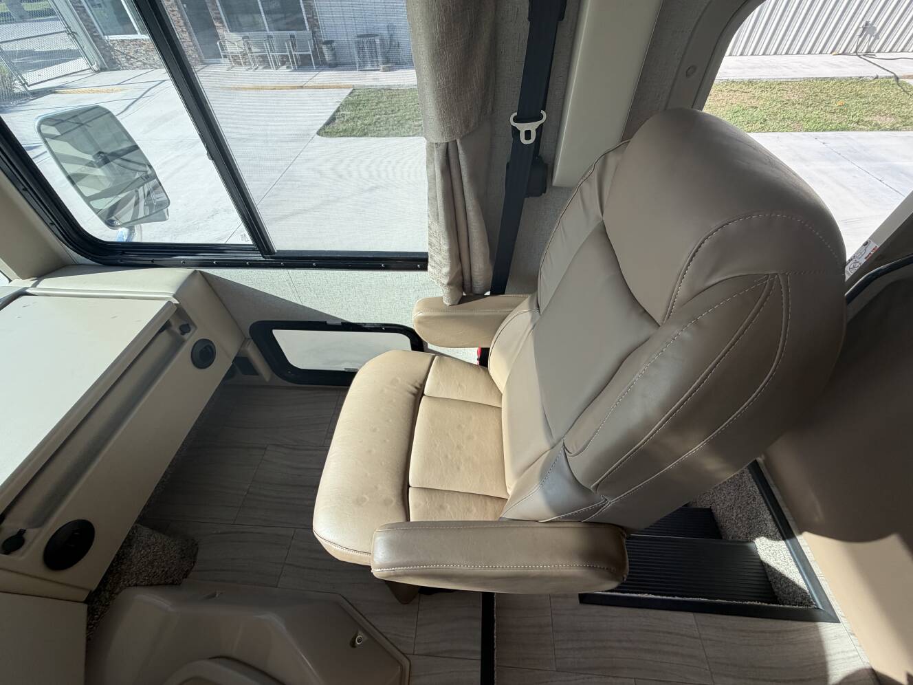A photo of this 2019 Thor Motor Coach WINDSPORT 29M