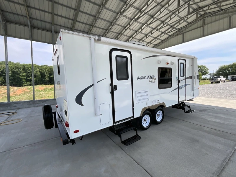 2012 FOREST RIVER FLAGSTAFF MICRO LITE 25DS