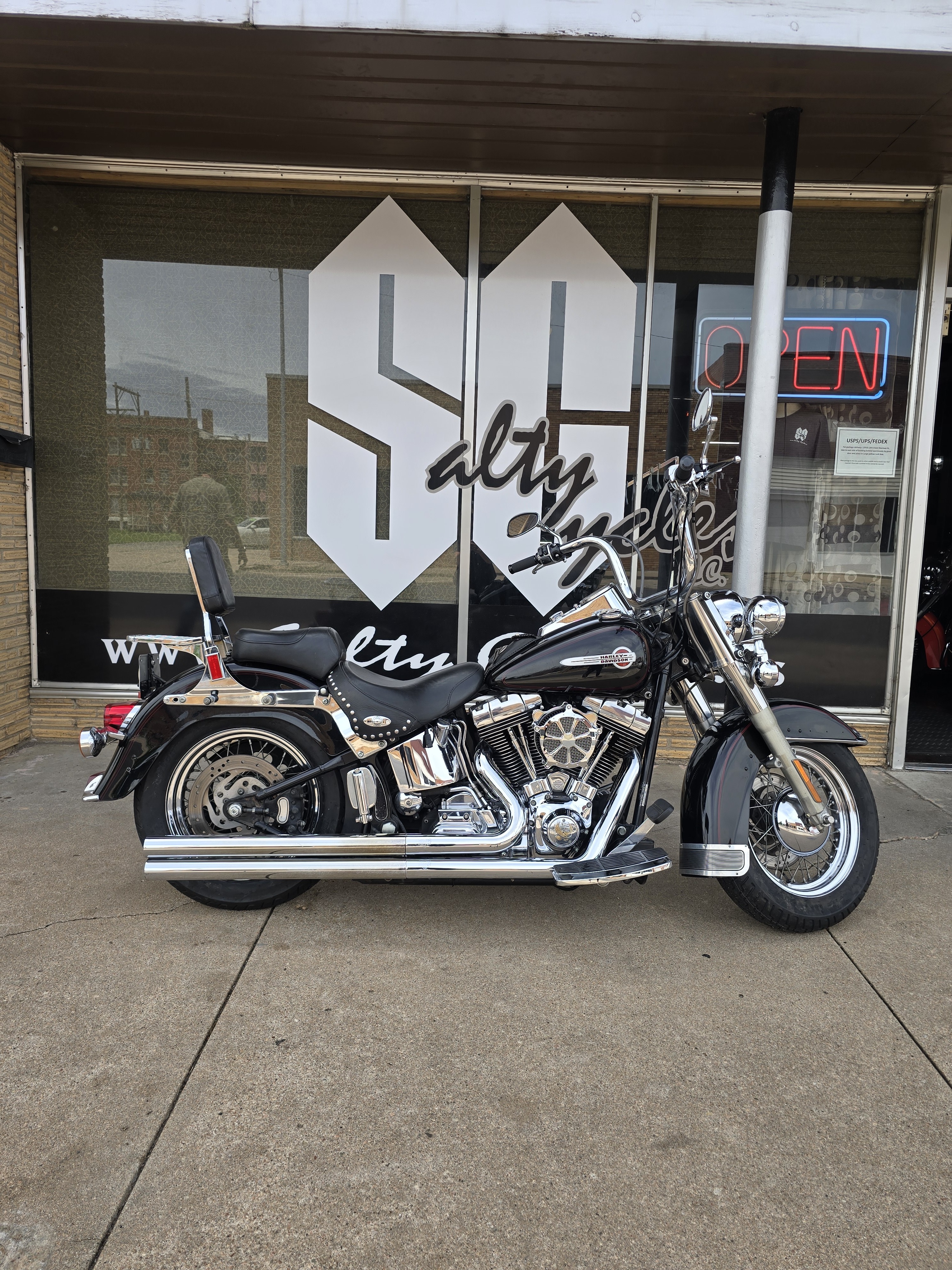 2002 Harley-Davidson SOFTAIL HERITAGE SOFTAIL CLASSIC CLASSIC in Hutchinson, KS